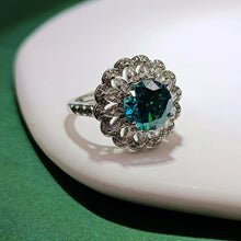 Load image into Gallery viewer, 20th Century Stylish Electric Color Blue Zircon Round Cluster Rings
