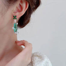 Load image into Gallery viewer, Chinese Traditional Design Green Bamboo Drop Earrings for Cheongsam HanFu Dressy Jewelry
