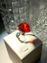 Load image into Gallery viewer, Brilliant Faceted Cut Blood Red Cubic Zircon Stone Cocktail Rings with Twisted Band
