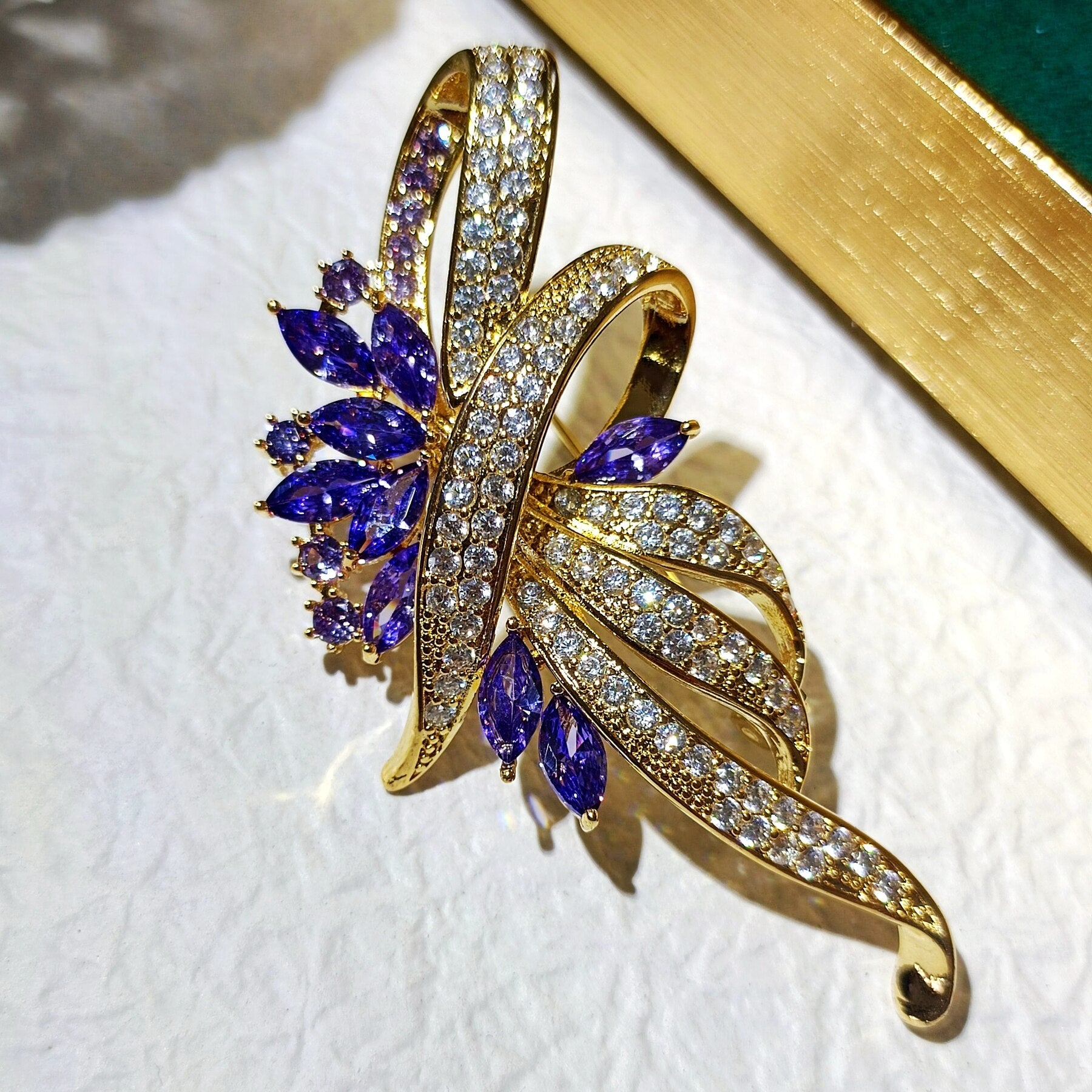 Brooches of Purple Flower Brooch for Women Rhinestone Floral