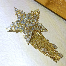 Load image into Gallery viewer, Gorgeous Gold Tone Five-point Star Fringe Tassel Brooch Pin Badge Corset Jewelry
