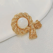 Load image into Gallery viewer, Bright Gold Twist Rope Know Bow Brooch with Imitated Round Pearl Centered
