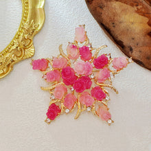 Load image into Gallery viewer, Fashionable Look Pink Sculpted Floral Star Brooches Pins Romantic Jewelry for Mom Grandmother Friend Colleague Birthday Gift
