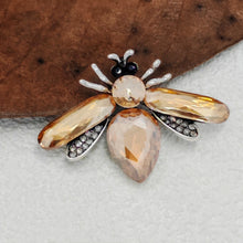 Load image into Gallery viewer, Pretty Champagne Rhinestone Bee Brooch Vintage Insect Pin Jewelry
