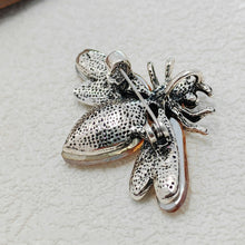 Load image into Gallery viewer, Pretty Champagne Rhinestone Bee Brooch Vintage Insect Pin Jewelry
