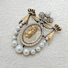 Load image into Gallery viewer, Vintage Crystal and Imitated Pearl COAT of ARMS Brooch Cameo Pin Jewelry
