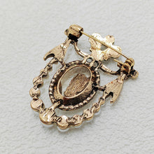 Load image into Gallery viewer, Vintage Crystal and Imitated Pearl COAT of ARMS Brooch Cameo Pin Jewelry
