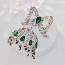 Load image into Gallery viewer, Indian Stylish Oversize Green Bow &amp; Jhumka Brooch Pin Asin Traditional Jewelry
