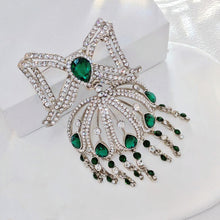 Load image into Gallery viewer, Indian Stylish Oversize Green Bow &amp; Jhumka Brooch Pin Asin Traditional Jewelry
