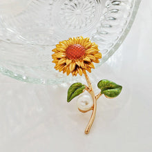 Load image into Gallery viewer, Nature Inspiration Matte Effect Eaneml Sunflower Brooch Pin with Pearl
