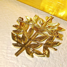 Load image into Gallery viewer, Elegant Golden Branch Green Enamel Leaves Tree Pins Brooches
