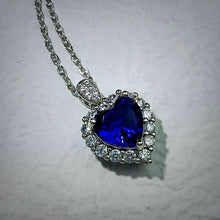 Load image into Gallery viewer, Dazzling 3-Prong Halo Sapphire Blue Cubic Zirconia Heart Pendant &amp;Necklace Classic Jewelry
